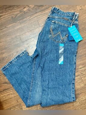 Wrangler “Cash” Ultimate Riding Jean New W Tags Sz 9x10/32ins Vented Boot Cut